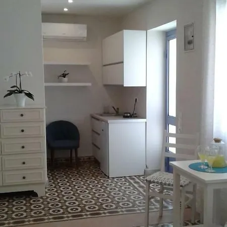 Apartment White Rose *