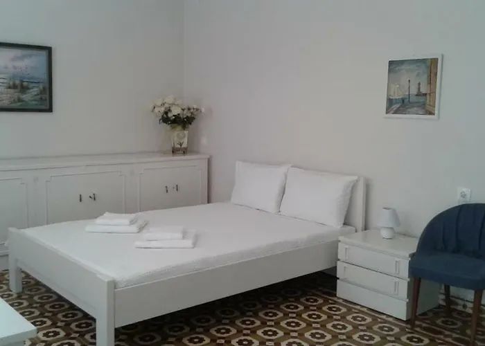 Apartment White Rose *